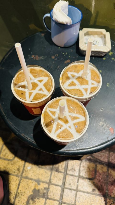 콩카페의 대표 커피라고 하는데 이름을 까먹었다.