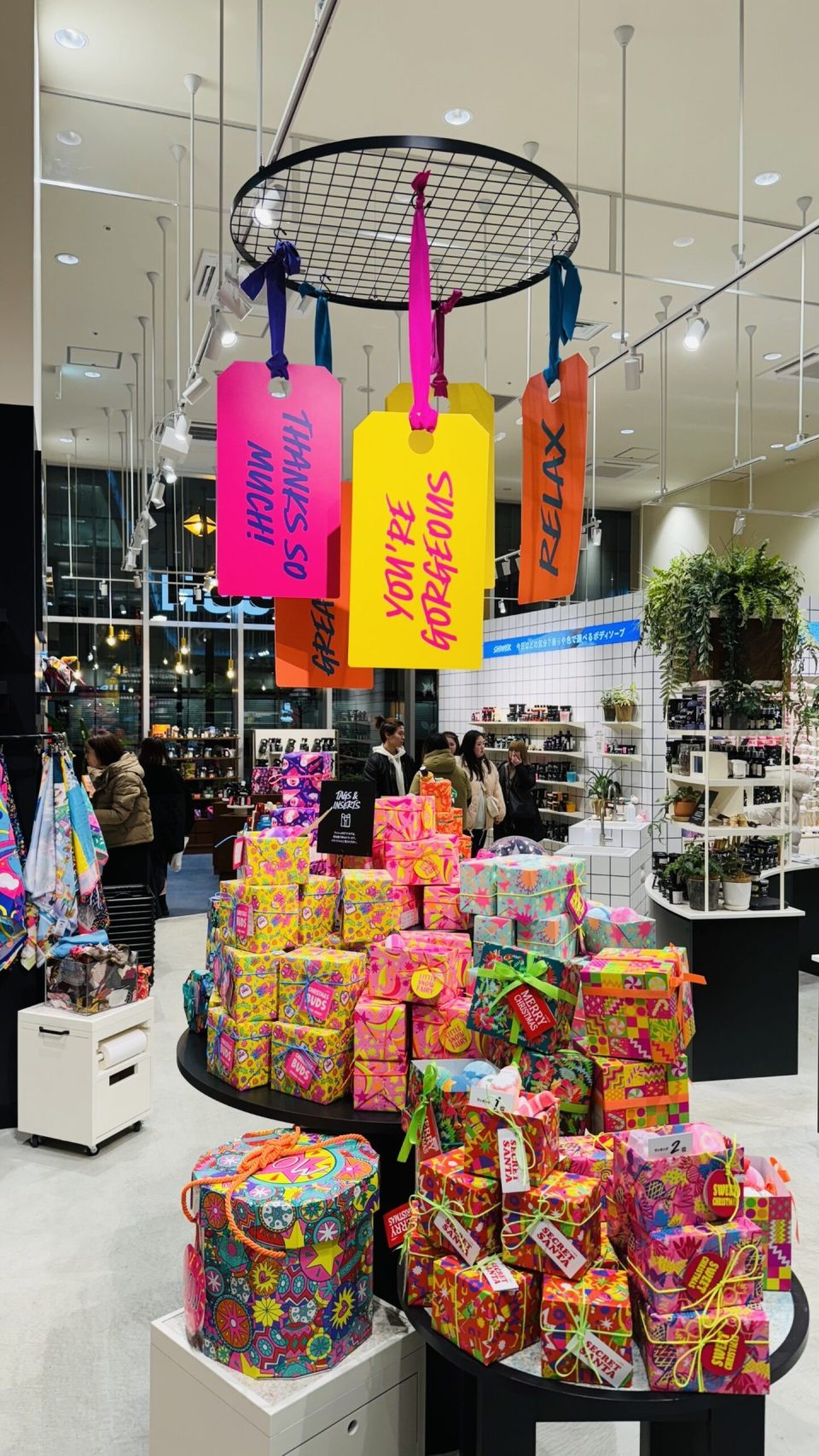 LUSH 샵 내부