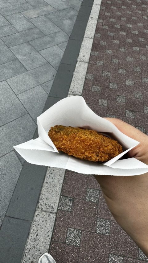 카레 고로케, 많이 기름지지 않고 맛이 좋았다.