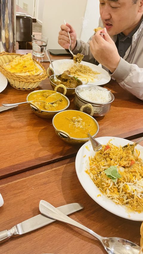 제법 많이 시킨 커리