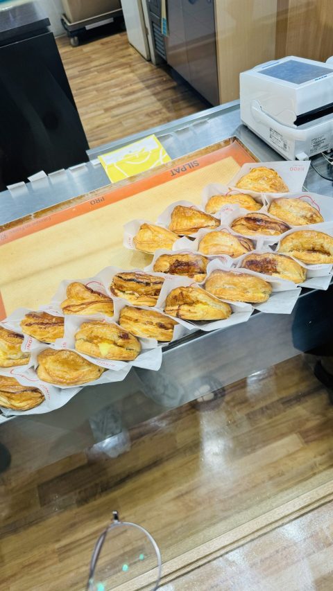 저 애플파이가 금방 없어진다.
