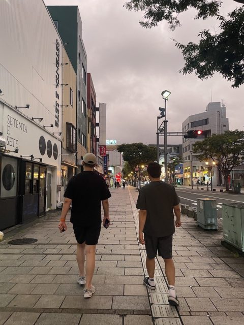 저녁 먹으러 가는 길